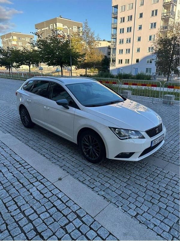 Vit Begagnad 2016 Seat Leon ST Style Kombi | 115 000 kr (Marknadspris) - Bild 1/4
