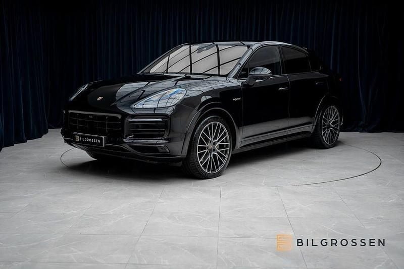 Svart Begagnad 2023 Porsche Cayenne Platinum Edition SUV | 919 900 kr - Bild 1/4