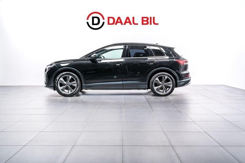 Svart Begagnad 2022 Audi Q4 e-tron Advanced SUV | 269 700 kr (Bra pris) - Bild 1/4