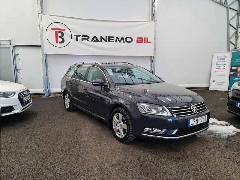 Grå Begagnad 2012 VW Passat Kombi | 59 900 kr (Marknadspris) - Bild 1/4