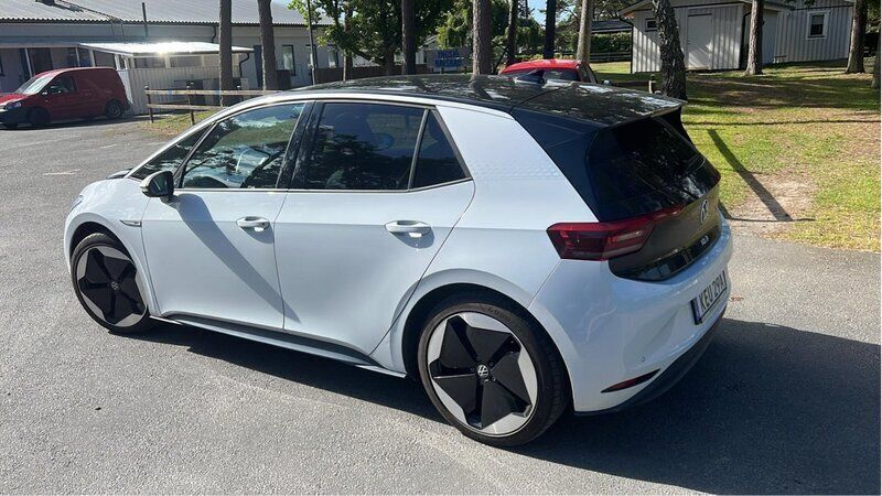 Vit Begagnad 2020 VW ID.3 Pro Performance Halvkombi | 249 900 kr (Marknadspris) - Bild 1/1