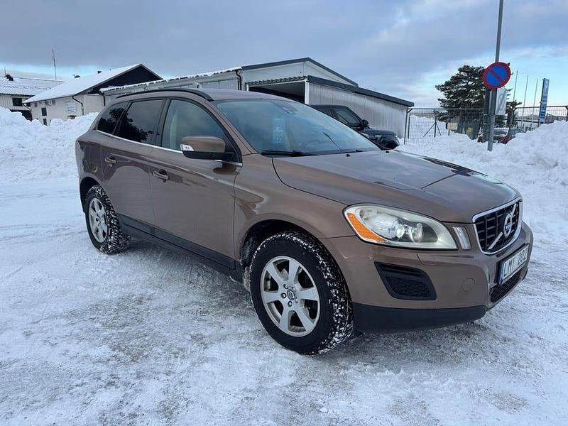 Brunmetallic Begagnad 2011 Volvo XC60 Momentum SUV | 109 500 kr (Marknadspris) - Bild 1/4