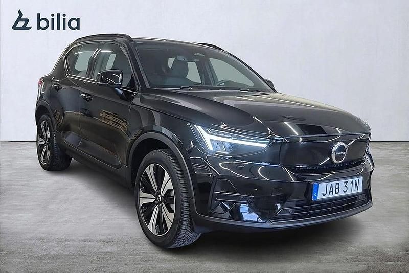 Begagnad Volvo XC40 Core 185 kW (252 HK) 2022 Svart SUV