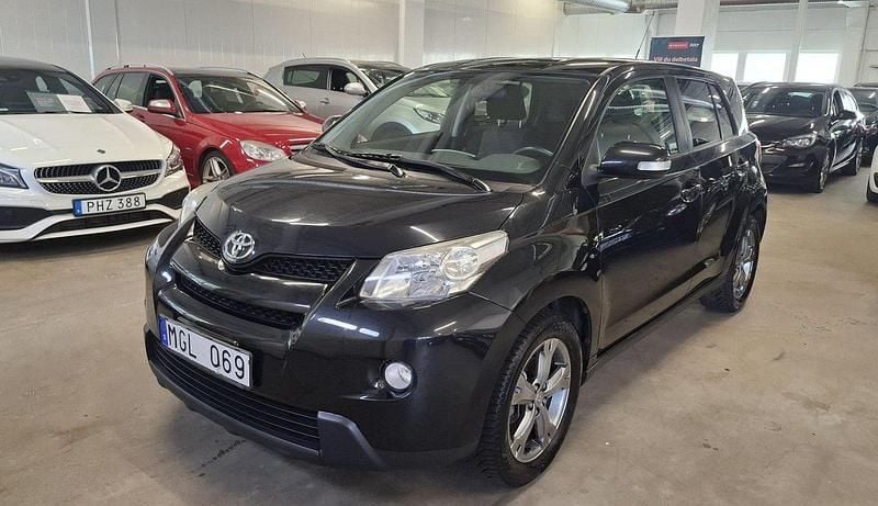 Svart Begagnad 2011 Toyota Urban Cruiser SUV | 75 999 kr (Marknadspris) - Bild 1/4