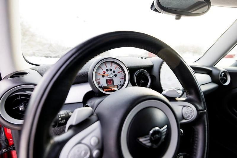 Begagnad Mini Cooper D 109 HK (80 kW) 2009 Halvkombi