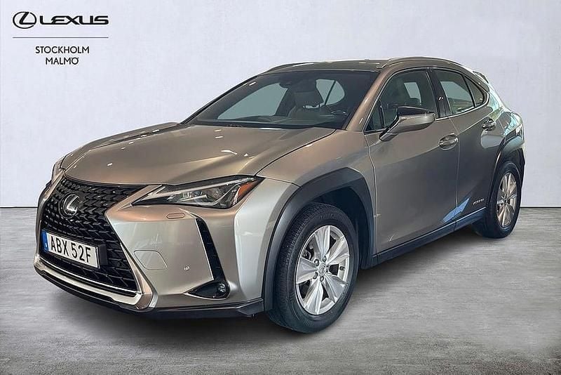 Ljusgrå Begagnad 2020 Lexus UX 250h SUV | 249 000 kr (Marknadspris) - Bild 1/4