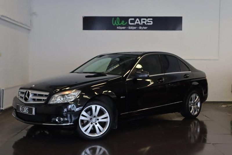 Svart Begagnad 2010 Mercedes C200 Avantgarde Sedan | 124 900 kr (Dyr) - Bild 1/4