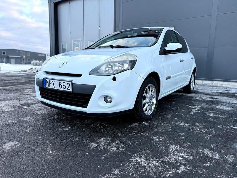 Begagnad Renault Clio R.S. 75 HK (55 kW) 2011 Halvkombi