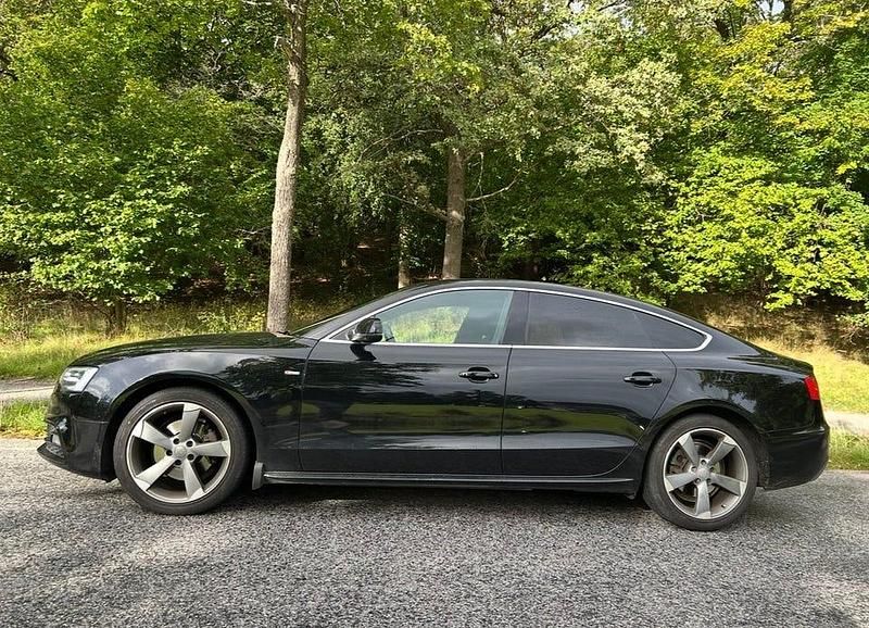 Begagnad Audi A5 Sportback Proline 170 HK (125 kW) 2015 Brilliant black (a2/y9b) Halvkombi