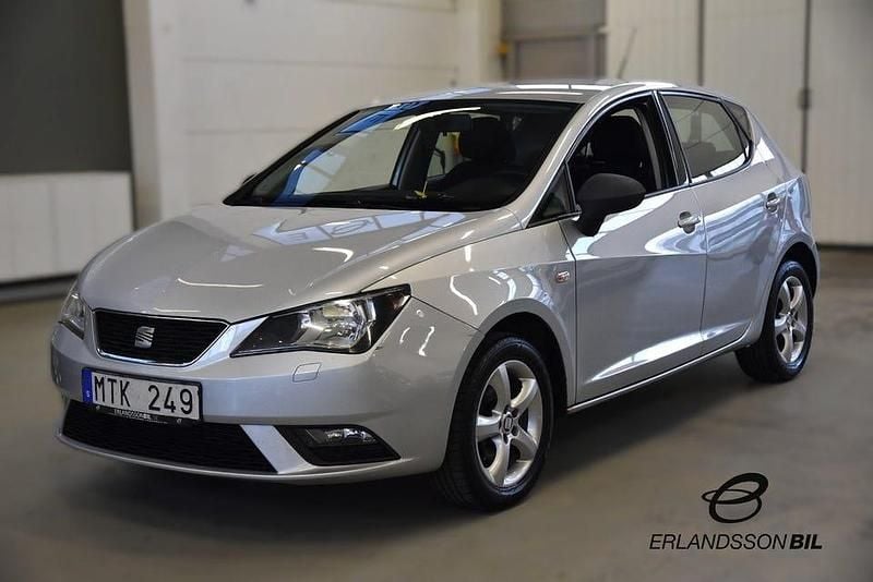 Silver Begagnad 2012 Seat Ibiza Style Halvkombi | 84 900 kr (Marknadspris) - Bild 1/4