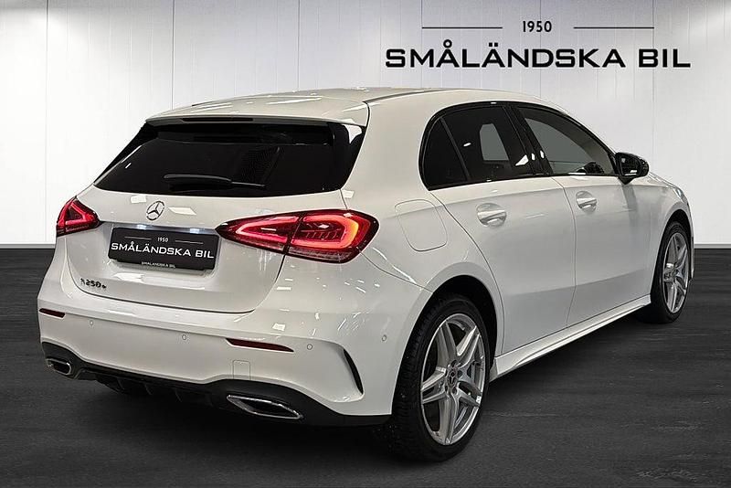 Begagnad Mercedes A250 AMG 160 HK (117 kW) 2022 Vit Halvkombi