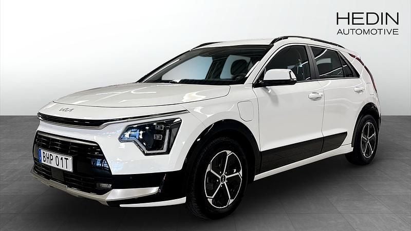 Vit (white) Begagnad 2023 Kia Niro SUV | 299 900 kr (Bra pris) - Bild 1/4