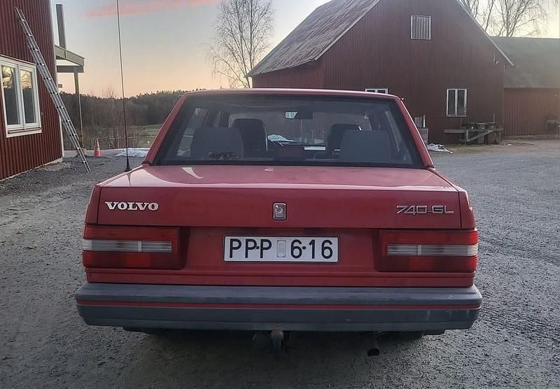 Begagnad Volvo 744 1992