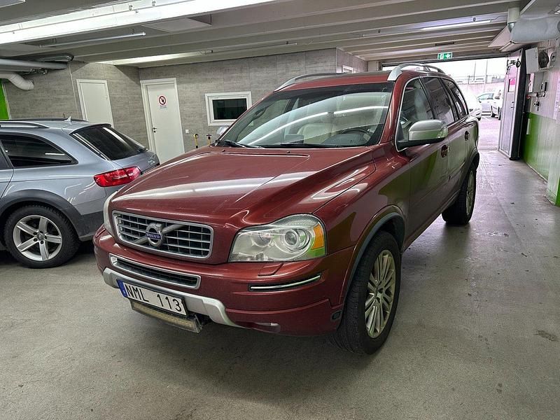 Röd Begagnad 2013 Volvo XC90 Executive SUV | 138 900 kr - Bild 1/4