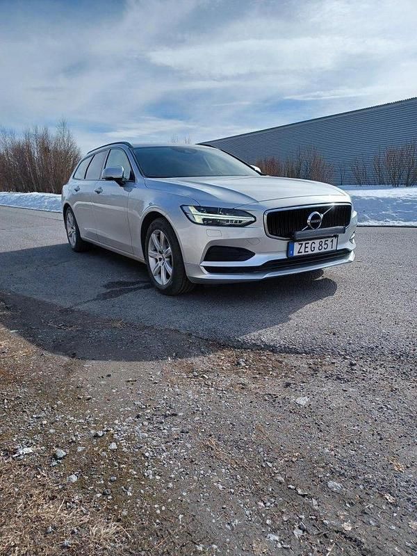 Silver Begagnad 2018 Volvo V90 Kinetic Kombi | 220 000 kr (Marknadspris) - Bild 1/2