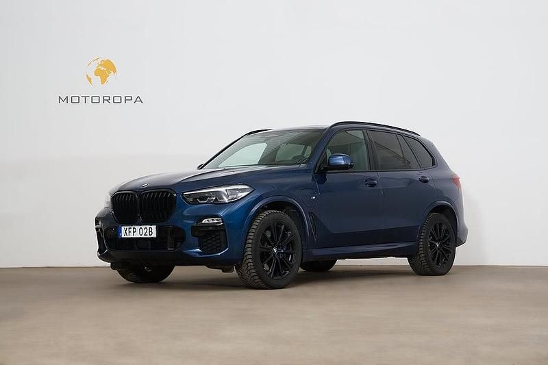 Blå Begagnad 2021 BMW X5 iPerformance SUV | 569 000 kr (Lite dyr) - Bild 1/4