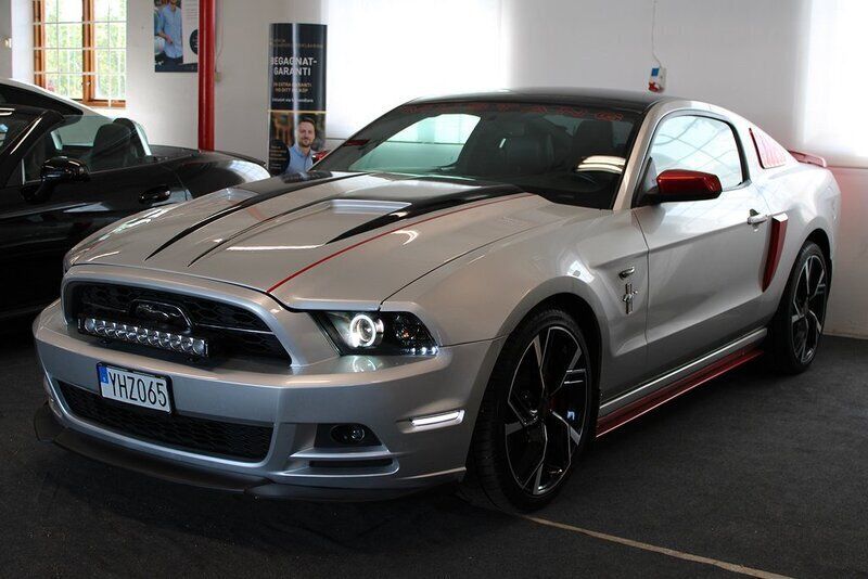 Silver Begagnad 2013 Ford Mustang Sportkupé | 219 900 kr (Lite dyr) - Bild 1/4