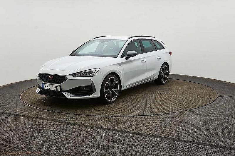 Vit Begagnad 2024 Cupra Leon VZ Kombi | 299 000 kr (Bra pris) - Bild 1/4