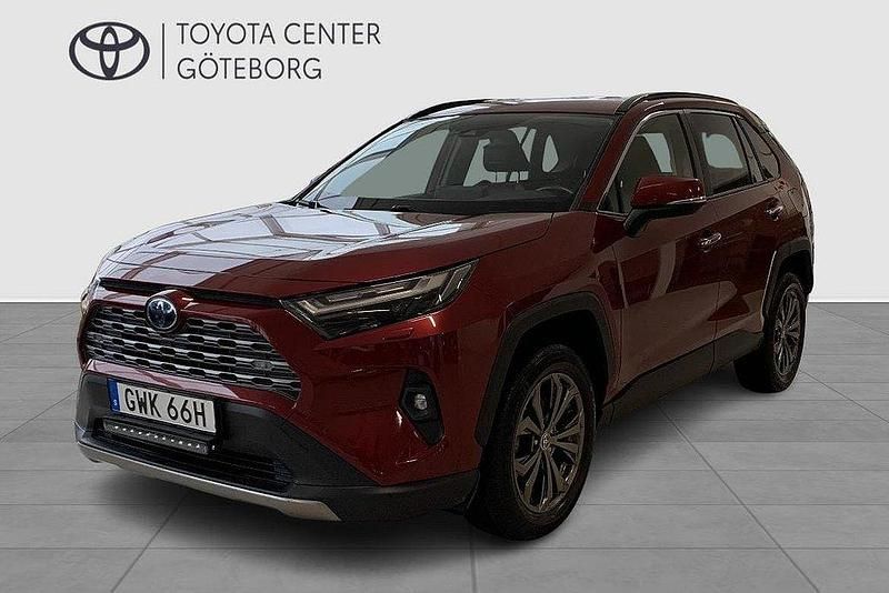 Röd Begagnad 2022 Toyota RAV4 Hybrid Executive SUV | 389 900 kr (Marknadspris) - Bild 1/2