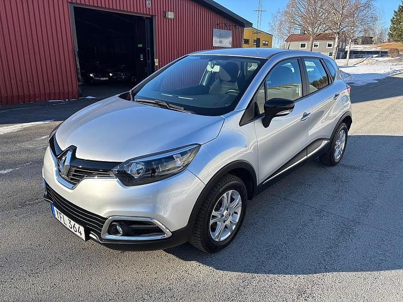 Begagnad Renault Captur 90 HK (66 kW) 2016 Silver SUV