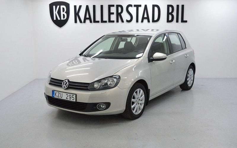 Ljusbrun (brun) Begagnad 2011 VW Golf Halvkombi | 77 900 kr (Lite dyr) - Bild 1/4