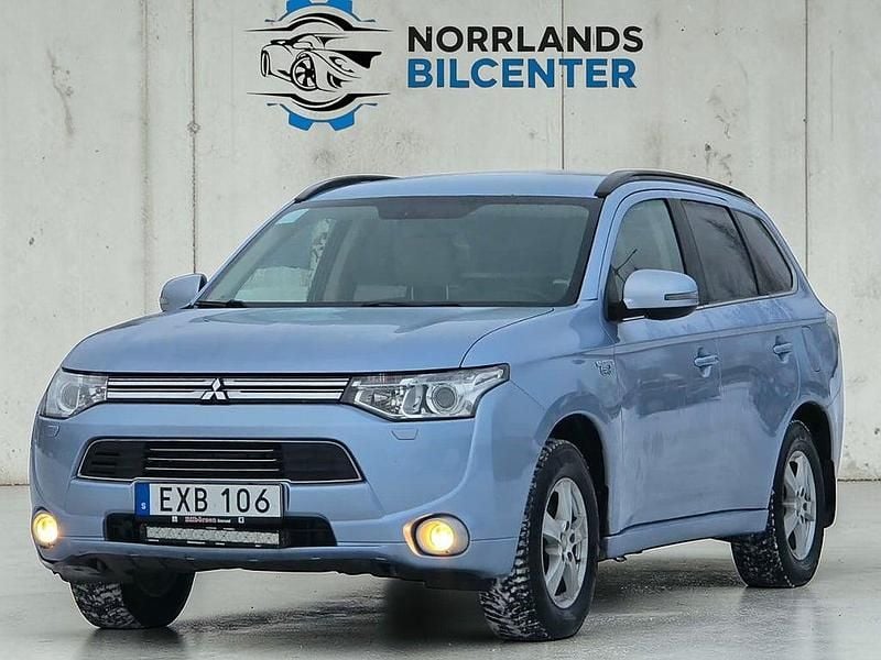 Begagnad Mitsubishi Outlander P-HEV 121 HK (88 kW) 2013 Ljusblå SUV