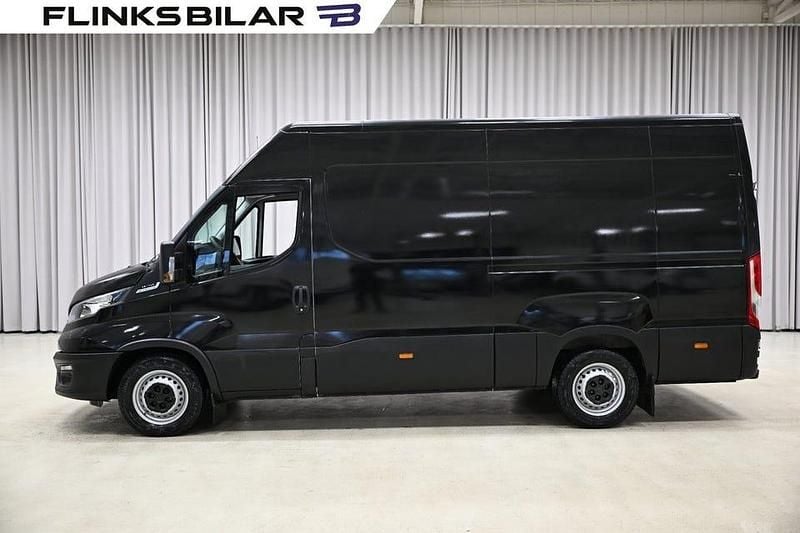 Begagnad Iveco Daily 136 HK (100 kW) 2020 Svart Van