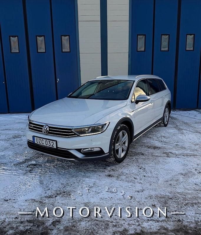Begagnad VW Passat Alltrack 190 HK (139 kW) 2017 Vit Kombi