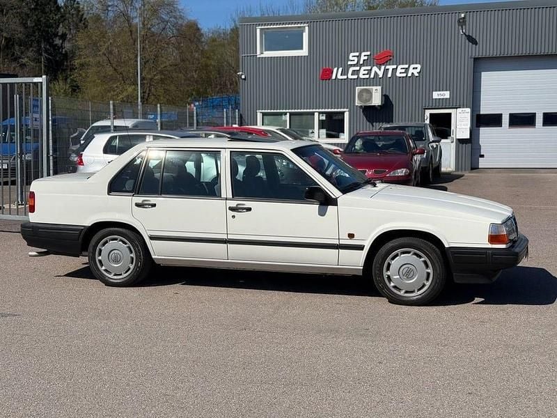 Vit Begagnad 1995 Volvo 940 Sedan | 83 900 kr - Bild 1/4