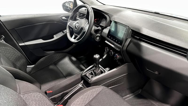 Begagnad Renault Clio V 91 HK (66 kW) 2022 Vit Halvkombi
