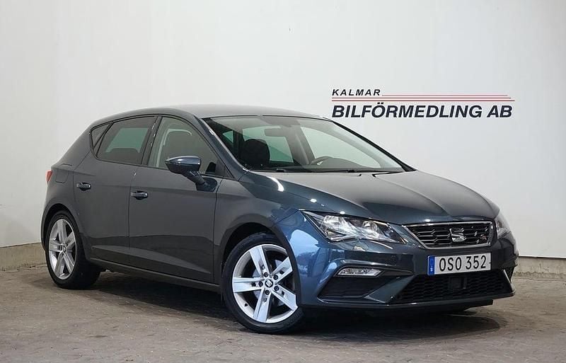Grå Begagnad 2019 Seat Leon FR Halvkombi | 189 900 kr (Marknadspris) - Bild 1/4