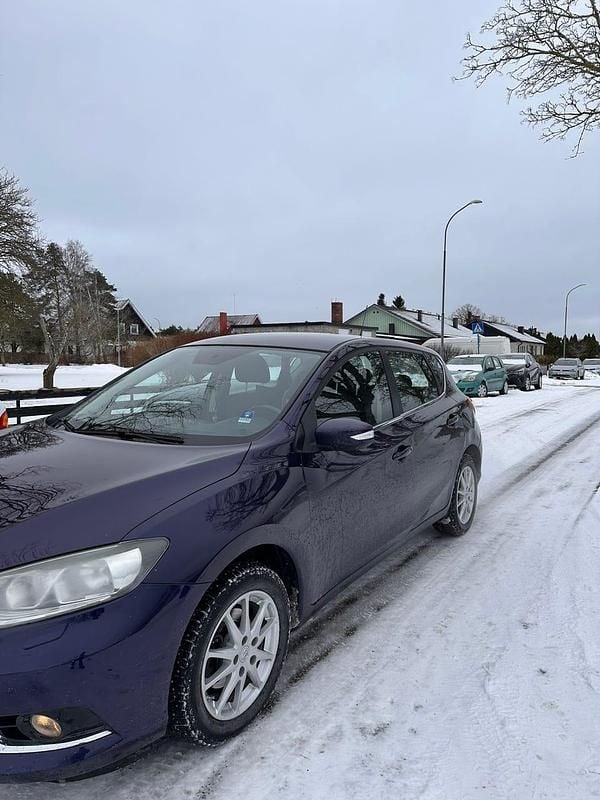 Begagnad Nissan Pulsar 115 HK (84 kW) 2015 Halvkombi