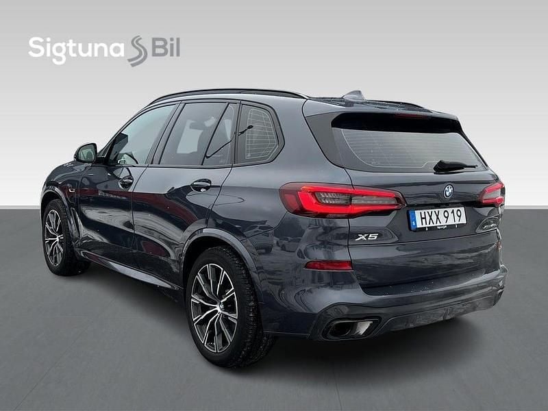 Begagnad BMW X5 M Sport 394 HK (289 kW) 2022 Grå SUV