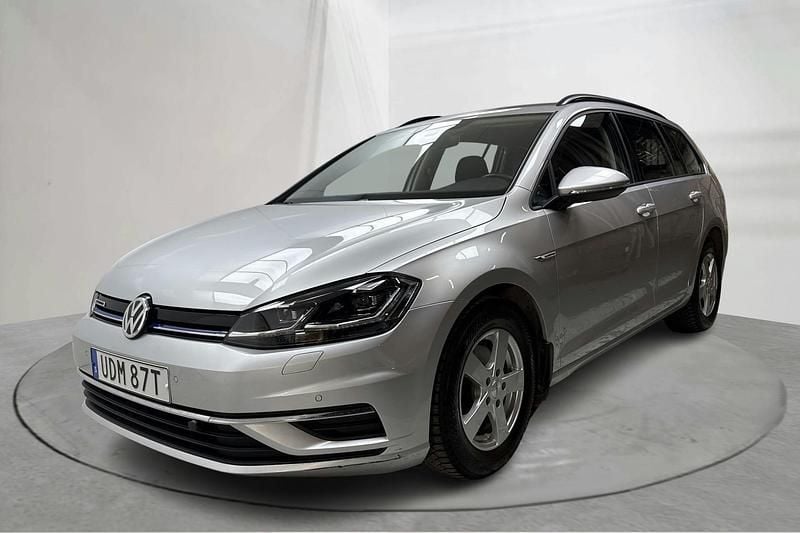 Silver Begagnad 2020 VW Golf VII | 149 000 kr (Bra pris) - Bild 1/4