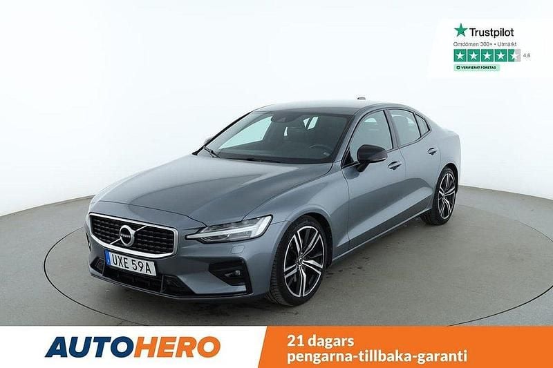 Grå Begagnad 2019 Volvo S60 R-Design Sedan | 310 000 kr (Marknadspris) - Bild 1/4