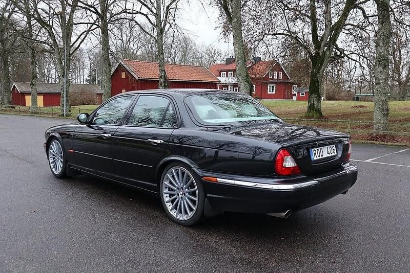 Begagnad Jaguar XJ 258 HK (189 kW) 2004 Svart Sedan
