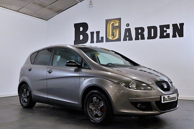 Grå Begagnad 2005 Seat Altea Minibuss | 29 900 kr - Bild 1/4