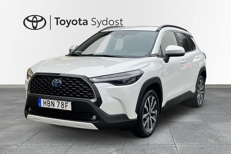 Begagnad Toyota Corolla Cross Style 200 HK (147 kW) 2022 Vit SUV