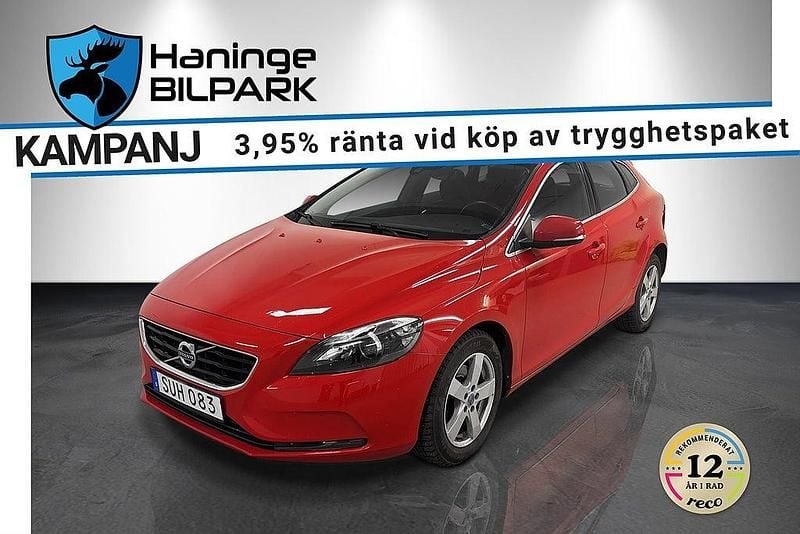 Röd Begagnad 2016 Volvo V40 Momentum Halvkombi | 119 995 kr (Bra pris) - Bild 1/3