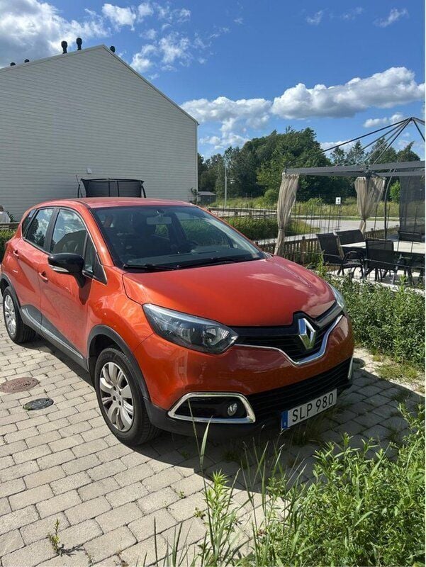 Orange Begagnad 2016 Renault Captur SUV | 120 000 kr (Bra pris) - Bild 1/4