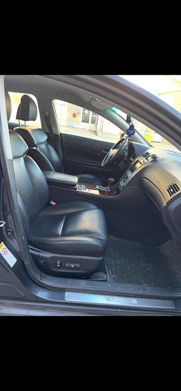 Grå Begagnad 2009 Lexus GS300 Sedan | 82 000 kr - Bild 1/4