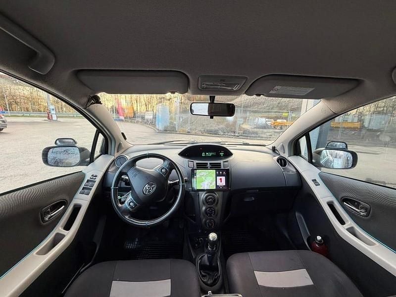 Begagnad 2011 Toyota Yaris Halvkombi | 35 000 kr (Marknadspris) - Bild 1/4