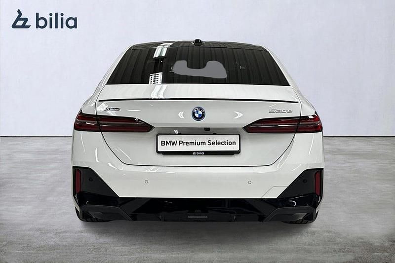 Begagnad BMW 530 M Sport 299 HK (219 kW) 2025 Alpinvit Sedan