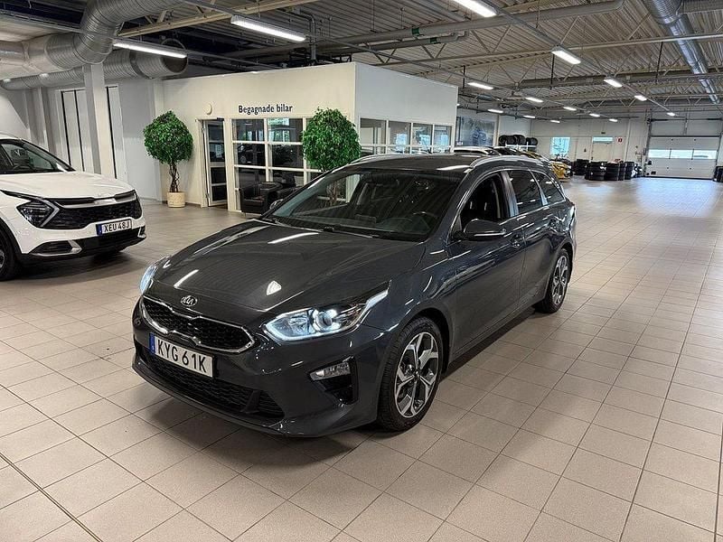 Grå Begagnad 2019 Kia Ceed Sportswagon Kombi | 199 900 kr (Dyr) - Bild 1/4