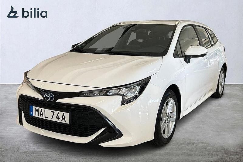 Vit Begagnad 2022 Toyota Corolla Active Kombi | 259 900 kr (Marknadspris) - Bild 1/4