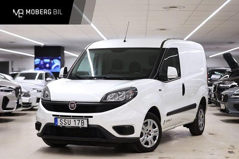 Vit Begagnad 2020 Fiat Doblò Minibuss | 149 900 kr (Marknadspris) - Bild 1/2
