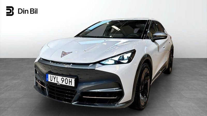 Silver (white silver metallic) Begagnad 2024 Cupra Tavascan VZ SUV | 529 900 kr (Marknadspris) - Bild 1/4