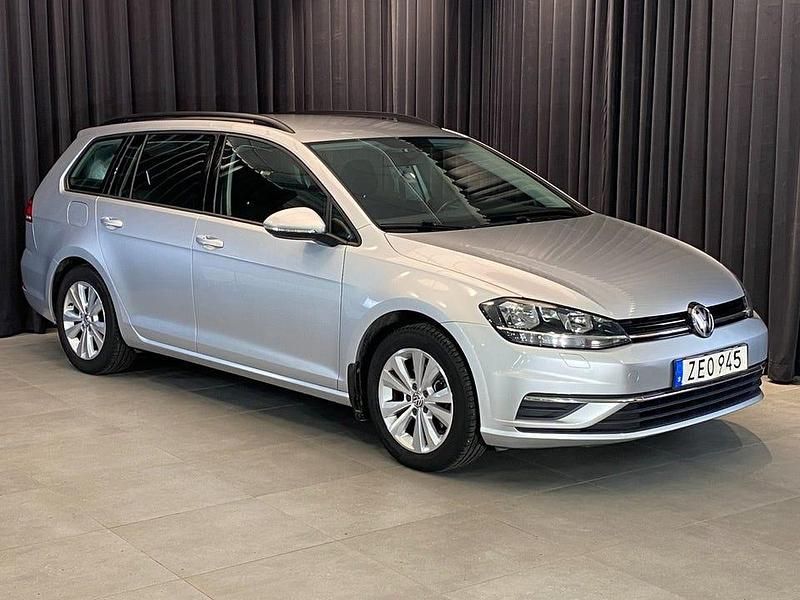Silver Begagnad 2017 VW Golf VII Kombi | 139 500 kr (Marknadspris) - Bild 1/4