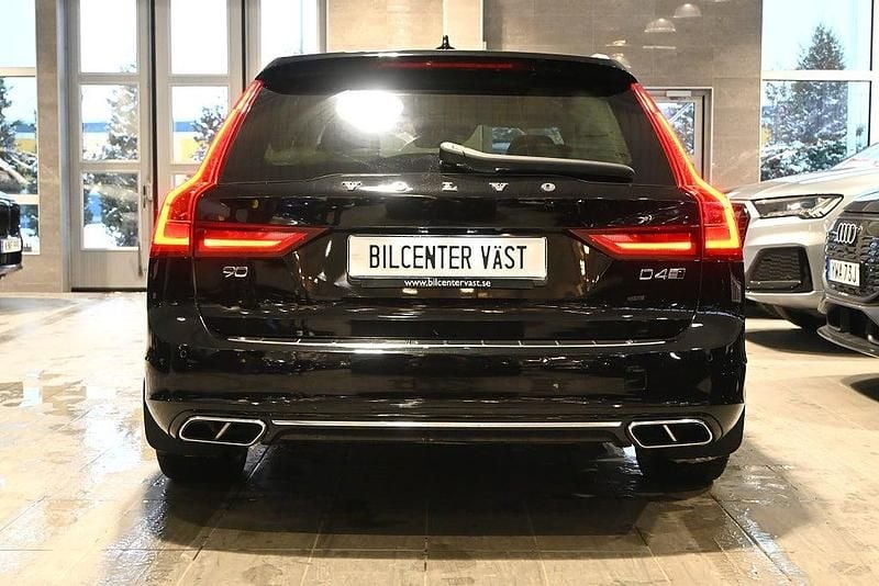 Begagnad Volvo V90 Inscription 190 HK (139 kW) 2017 Svart Kombi