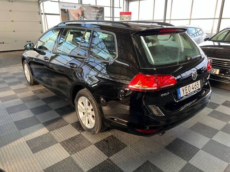 Begagnad VW Golf VII Style 111 HK (81 kW) 2016 Svart Kombi